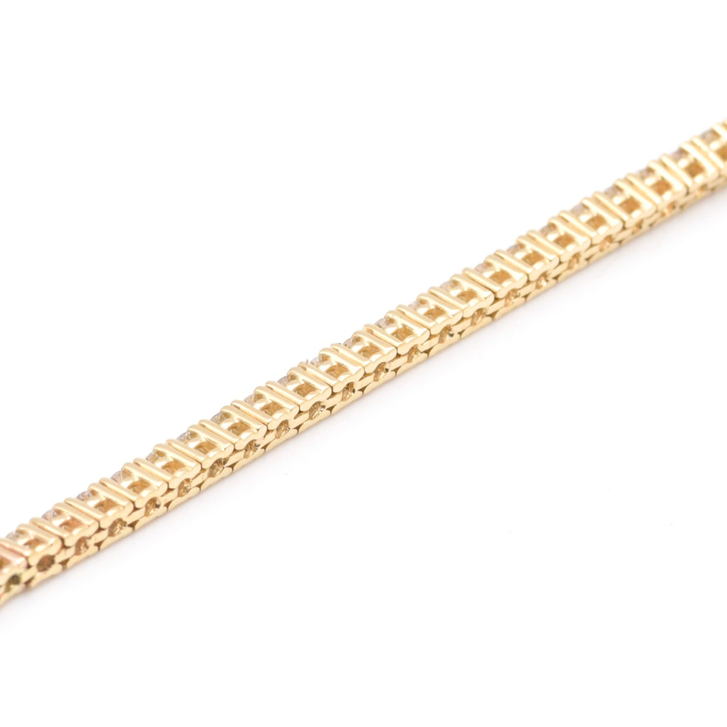Diamant Tennis Armband mit ca. 2,52 Ct. Brillanten in 585er / 14 Kt. GG L: 18 cm
