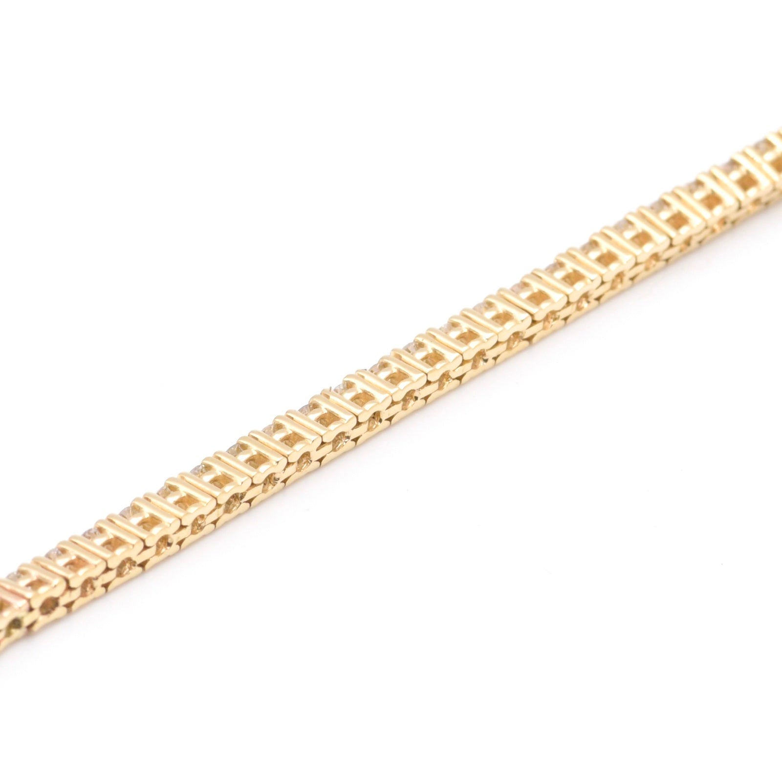 Diamant Tennis Armband mit ca. 2,52 Ct. Brillanten in 585er / 14 Kt. GG L: 18 cm