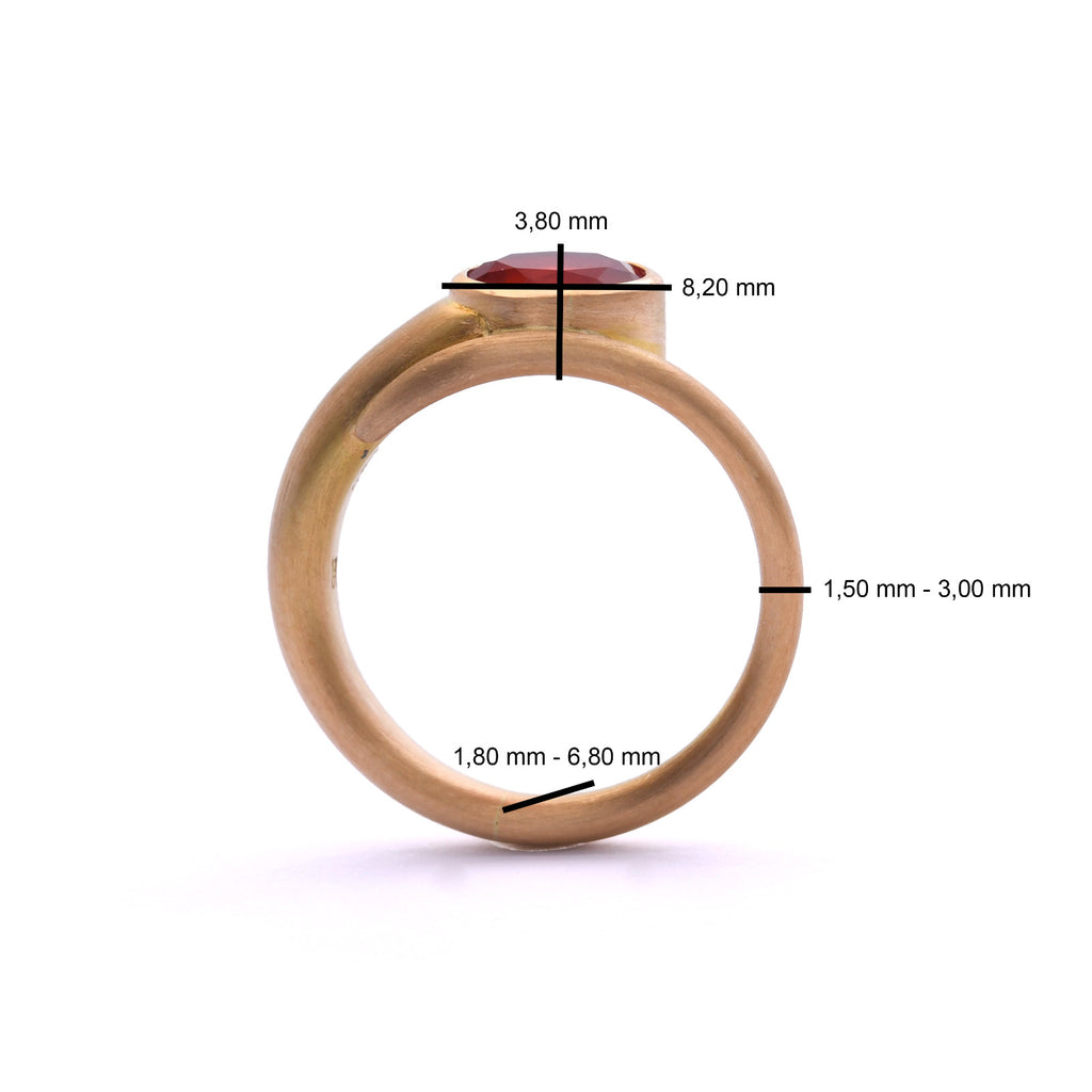 Goldschmiede Ring mit einem Mexikanischen Feueropal in 750er / 18 Kt. GG Gr.: 51
